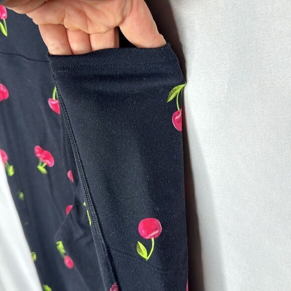 Victoria Secret Pink Ultimate Cherry Print Side Pocket Leggings. Size Small. - Picture 7 of 7